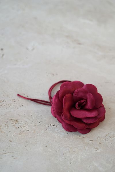 İstoria Bridal Lace-Up Fabric Flower Choker Necklace, Rose Necklace, Satin Rose Necklace, Vintage Rose Choker Necklace