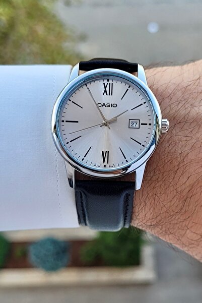 Casio Kadranı Gümüş Kordonu Siyah Renk Erkek Kol Saati