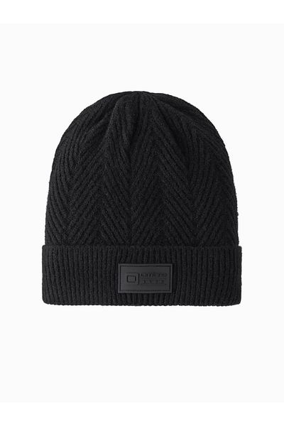 OMBRE Men's knitted sweater-knit cap with patch - black V1 OM-ACWH-0122