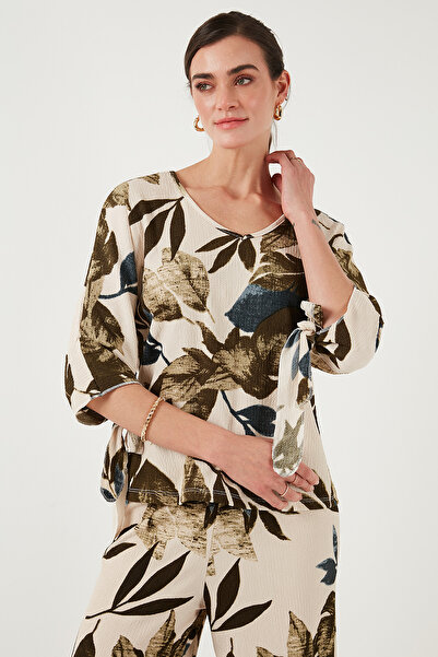 Lela Patterned Regular Fit Three-Quarter Sleeve V-Neck Top and Bottom Set SET5865357