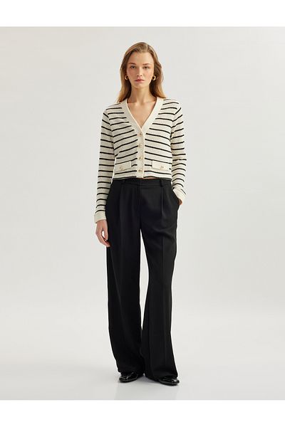 Koton Long Sleeve V-Neck Knitwear Cardigan with Applique Detail
