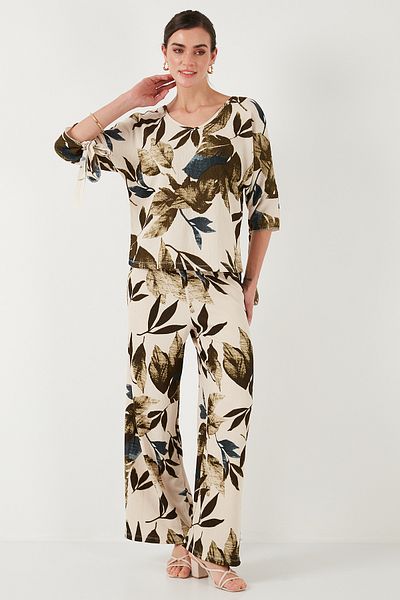 Lela Patterned Regular Fit Three-Quarter Sleeve V-Neck Top and Bottom Set SET5865357