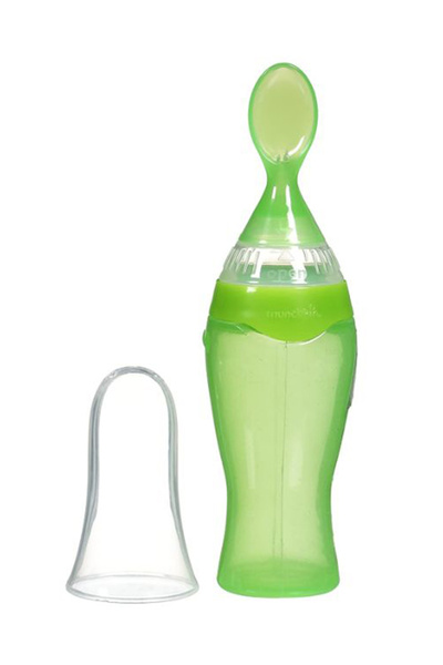 Munchkin ملعقة ايزي سكويز لإطعام الأطفال الصغار من مونشكين اخضرMunchkinSpoon