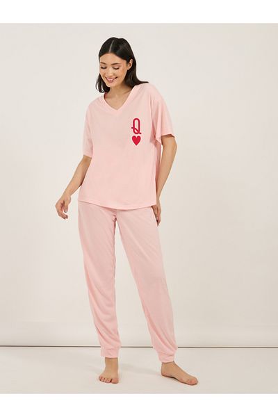 Styli Queen Of Hearts Dropped Shoulder V Neck T-Shirt & Cuffed Pyjama Set