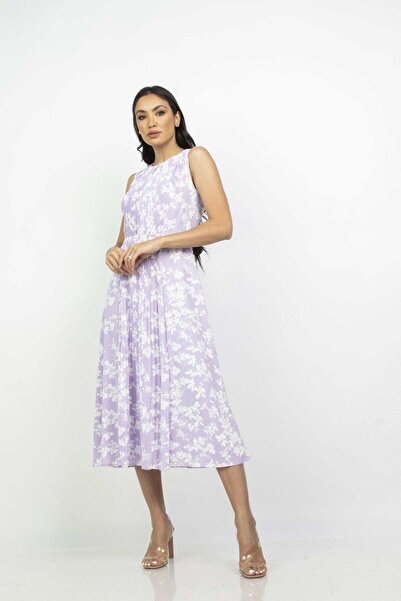 mica فستان ميدي ببلوم بتصميم زهور وقميص بدون أكمام