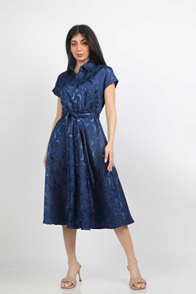 mica فستان بحزام وأكمام قصيرة