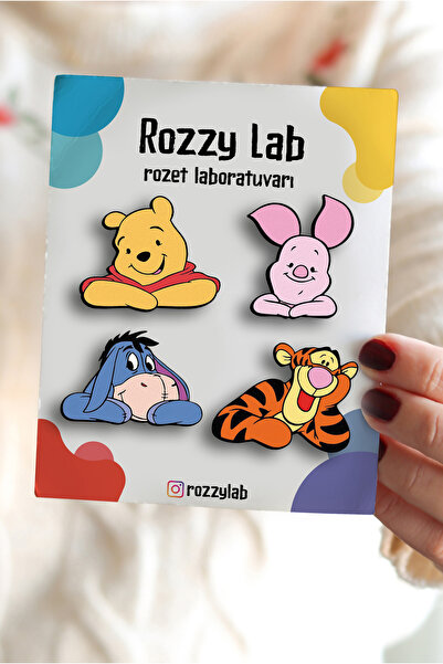 Rozzy Lab Winnie The Pooh 4lü Rozet Set - Piglet Tigger Too Tiger - Eeyore Eşek - Pinler - Yaka Çanta Aksesuar