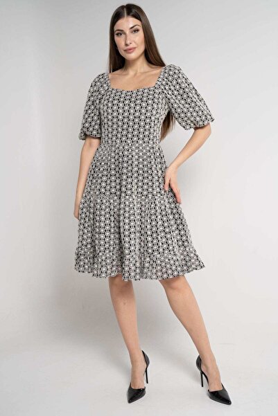 mica Knee-Length Dress with Short Sleeves