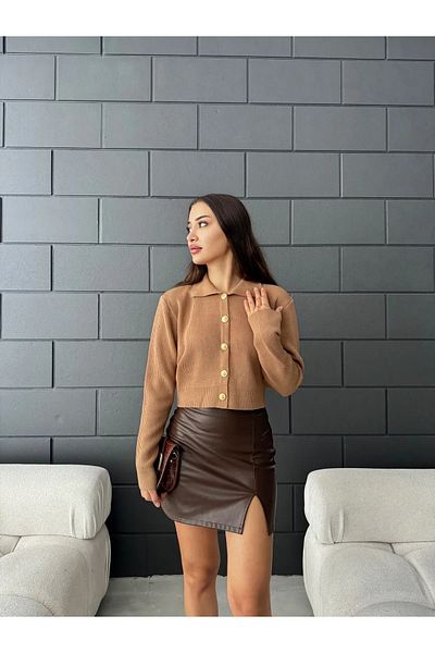 charm butik Дамска трикотажна жилетка от рипсено кадифе със златни копчета и яка