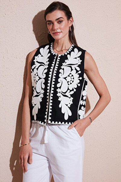 Lela Pamuklu Regular Fit Çiçekli Nakış İşlemeli Yelek YELEK 676238