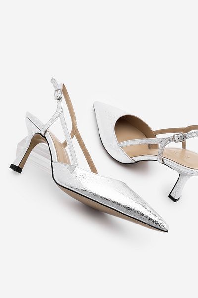 Marjin Damen-Stiletto-Schuhe mit offenen Seiten und spitzer Zehenpartie und klassischem Absatz in Suder-Silber