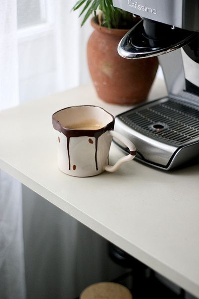 woness studio Chocolate and Coffee Bean Mug