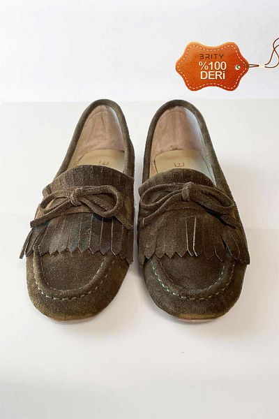 BRITY Дамска велурена мокасина с пискюли от естествена кожа