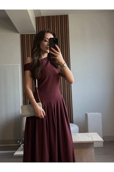 tugenatelier فستان طويل بتصميم نموذجي من PINTEREST باللون العنابي