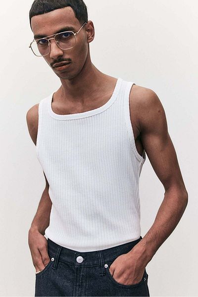 H&M قميص صدرية مضلعة بقصّة Slim Fit