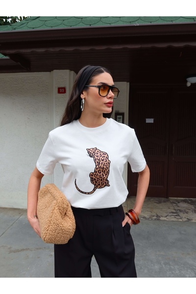 ESRAHELVACI Leo Embroidered Ecru T-Shirt