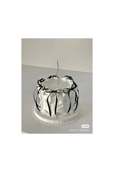 bizdenpastacılık Pasta Balon Üzeri Fiyonk Kurdele Siyah 4 adet büyük kurdele + 40 adet küçük kurdele