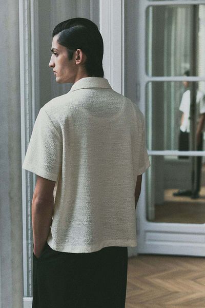 H&M Regular Fit Textured Resort Shirt