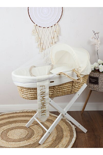 Fun Moment مهد سلة موسى مع حامل خشبي قابل للطي باللون الأبيض