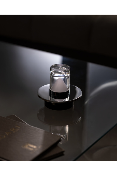 Madame Coco عاكس الضوء باللون الفضي مقاس 12 سم من Alaina