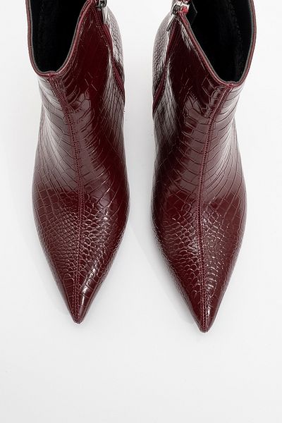 LuviShoes NOYA Burgunderfarbene Damenstiefel mit spitzer Zehenpartie und dünnem Absatz