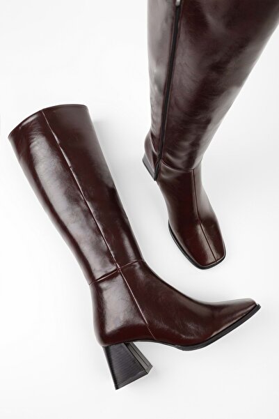 Shoeberry Women's Stall Burgundy Blunt Toe Boots