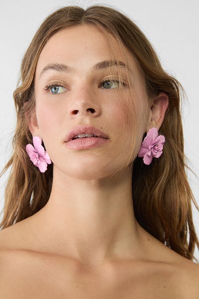 Stradivarius Contrast metal flower earrings