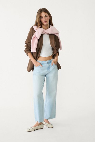 Stradivarius بنطلون جينز قصير بقصّة مستقيمة D96