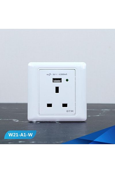 Btm مقبس 13 أمبير بمنفذ USB، أبيض، لون ملتوي - 6 قطع