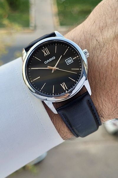 Casio ساعة يد رجالية باللون الأسود