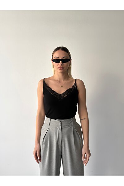 Somut istanbul Siyah Askılı Dantel Detaylı Kaşmir Karışımlı Bluz Atlet