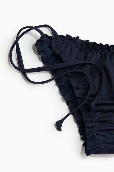 H&M الجزء السفلي من بيكيني برازيلية برباط تانجا