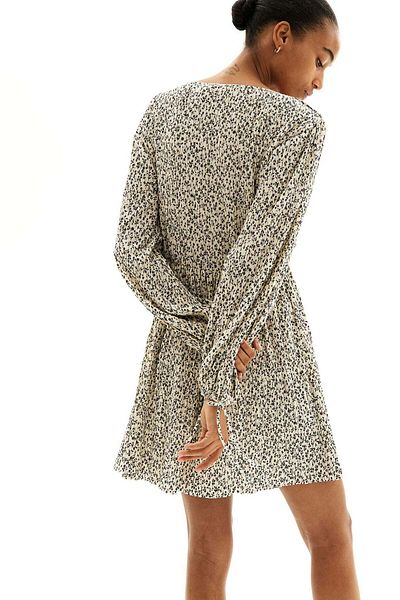 H&M Plissé dress