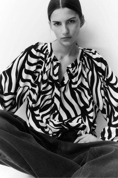H&M Balloon-sleeved blouse