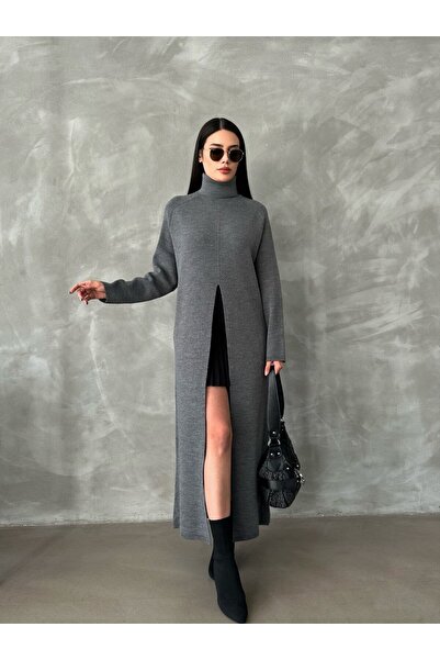 128ve980 Сіра трикотажна сукня з довгим рукавом та розрізом Bogazlı Onu