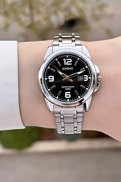 Casio Kadranı Siyah Kordonu Gümüş Renk Kadın Kol Saati