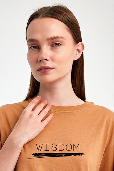 FİHA Unisex Oversize εμπριμέ μπλουζάκι με το πόδι του μυθιστορήματος - Macchiato