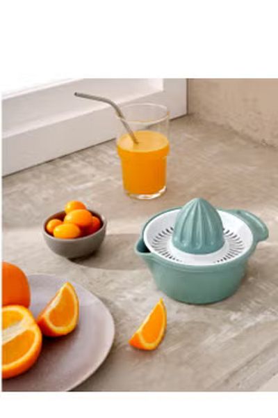 Generic Plastic Lemon Squeezer Set 2 Pcs