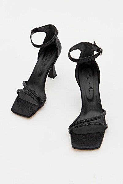 Hayati Arman Women's Two Band Evening Dress Shoes Black