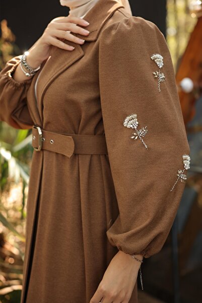 InStyle Камел-кап з вишитим ременем