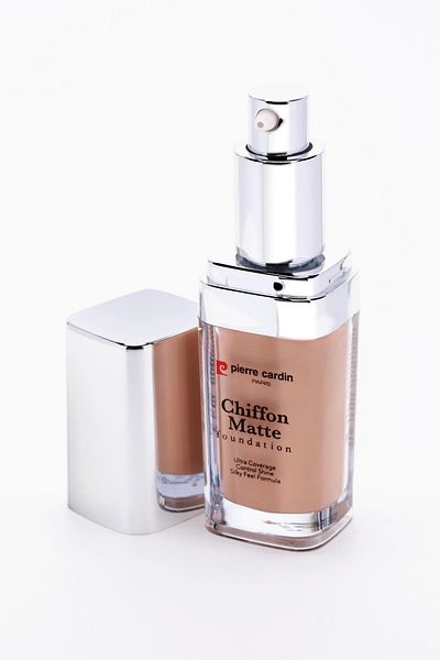 Pierre Cardin Medium Beige Chiffon Touch Matte Foundation