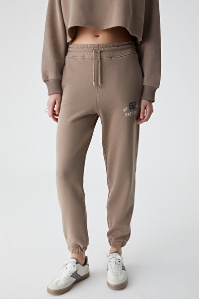 GRIMELANGE GLORYY Kadın Comfort Fit Baskı Detaylı Lastikli Paça Organik Pamuklu Açık Kahverengi Alt-Üst Takım