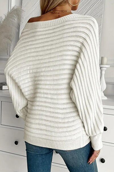 Mossta Λευκή μακρυμάνικη πλεκτή μπλούζα με ανοιχτό ώμο