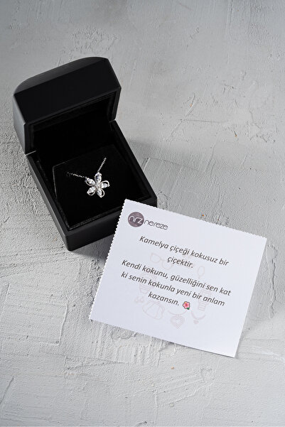 Nereze 925 Ayar Gümüş Işıklı Kutuda Kamelya Çiçeği Model Kolye