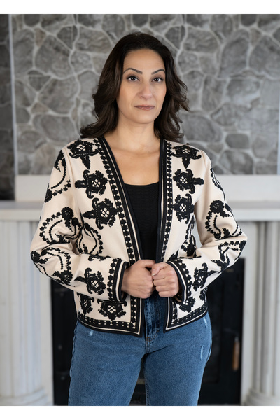 MODA Nakış işlemeli ceket