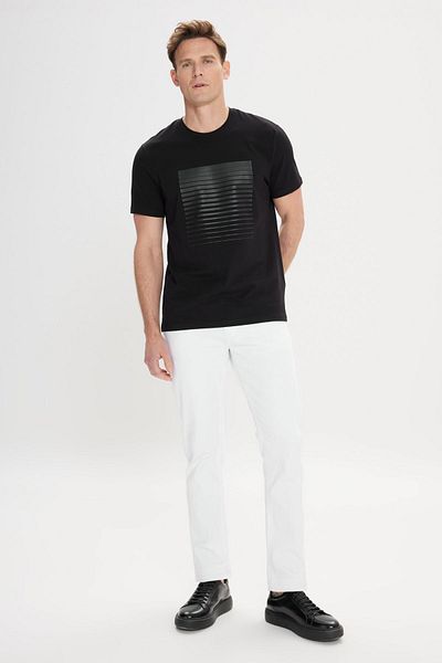 AC&Co / Altınyıldız Classics Pánské černé tričko Slim Fit s úzkým střihem a výstřihem z bavlny s potiskem