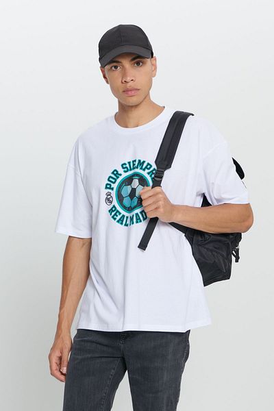 AC&Co / Altınyıldız Classics Weißes, von Real Madrid lizenziertes T-Shirt für Herren, Übergröße, lockere Passform, Rundhalsausschnitt, 100 % Baumwolle