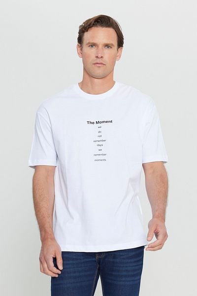 AC&Co / Altınyıldız Classics Men's Off-White Long Fit Slim Fit Crew Neck 100% Cotton Printed T-Shirt