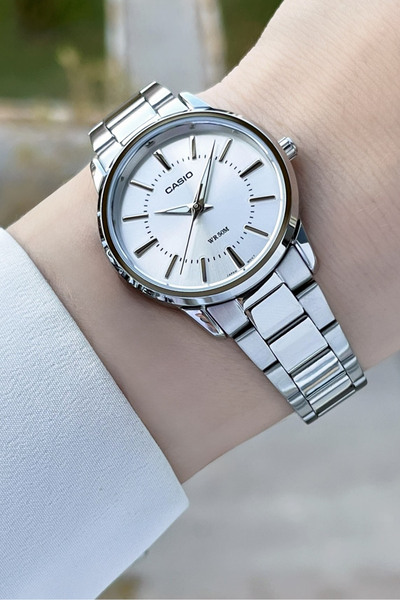 Casio Gümüş Renk Kadın Kol Saati