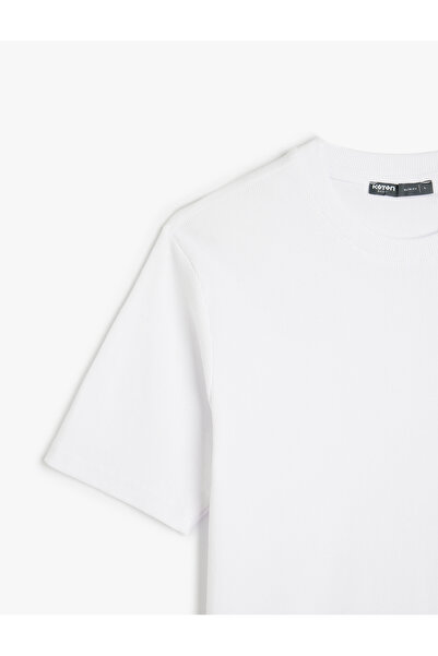 Koton Kısa Kollu Pamuk Karışımlı Dar Kalıp Bisiklet Yaka Basic Tişört